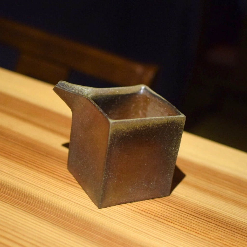 5【2552】77.面取り酒器、小鉢…備前焼 ボウル（7寸／約21㎝）呉須・外鉄 （07） | 出西窯 on-line STORE