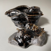 Load image into Gallery viewer, Sake set with a black lid