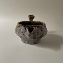 Load image into Gallery viewer, Sake set with black hand
