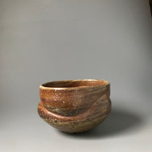 Load image into Gallery viewer, Kneaded curve sentence tea bowl