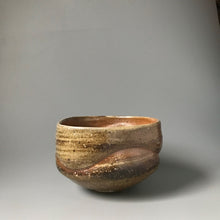 Load image into Gallery viewer, Kneaded curve sentence tea bowl
