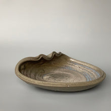 Load image into Gallery viewer, Bizen Sue Clam Platter
