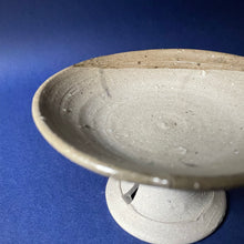 Load image into Gallery viewer, Bizen Sue Plate with stand
